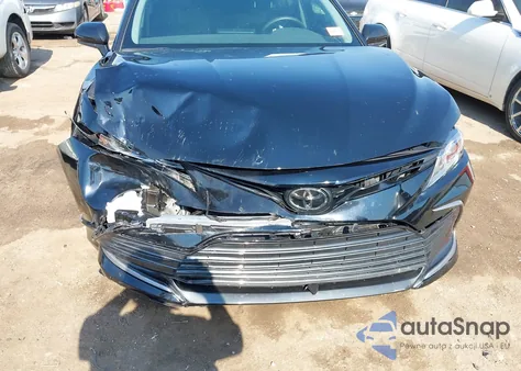 2024 Toyota Camry Le z USA, uszkodzony, nr VIN 4T1C11AK1RU910578